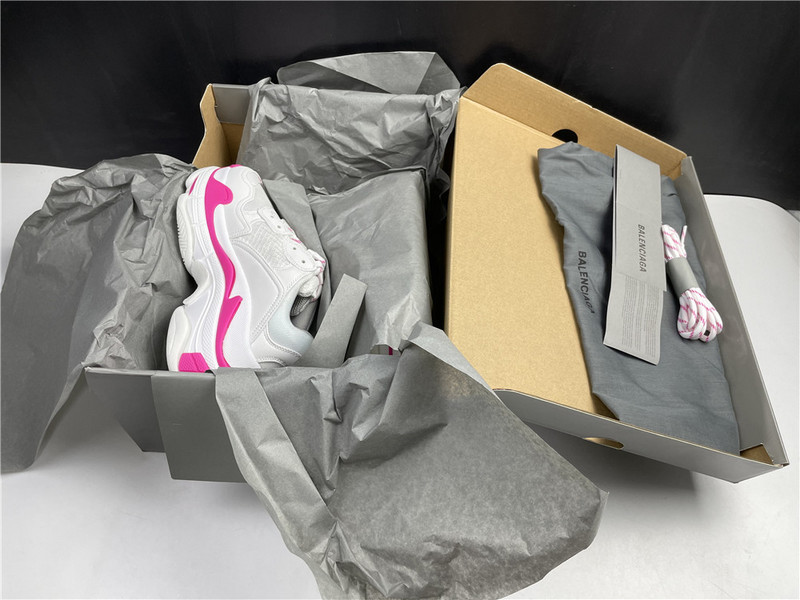 Ba*len*cia*ga triple s