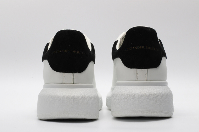 a1exa*der Mcqv*en white black