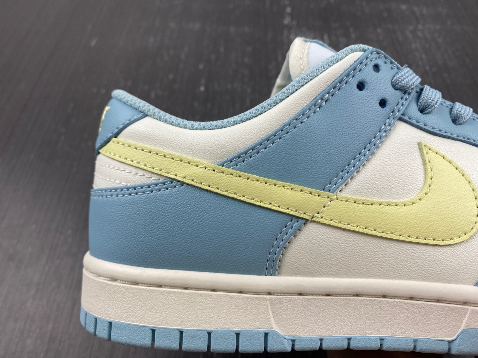 nike dunk low ocean bliss citron tint (women
