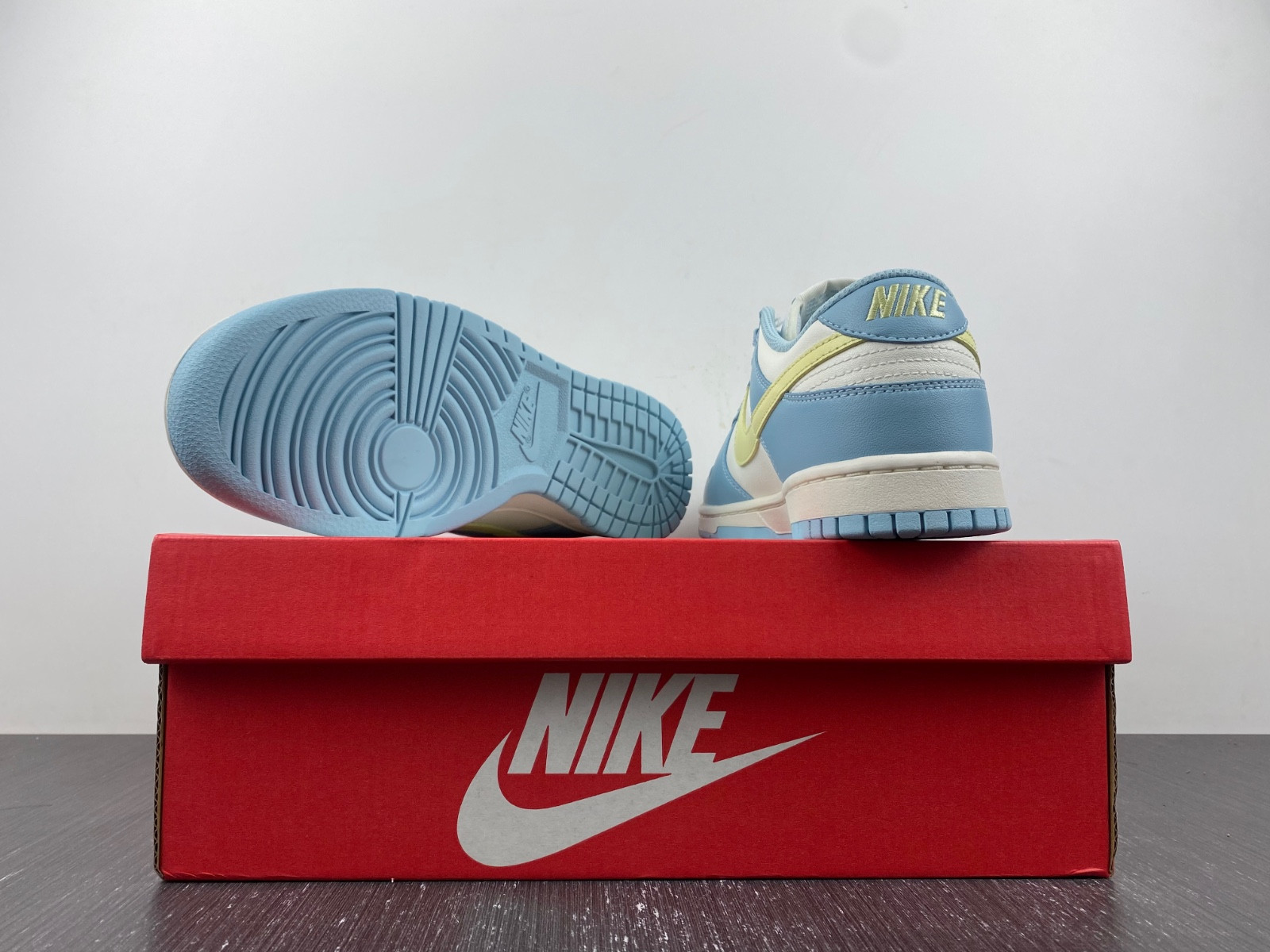 nike dunk low ocean bliss citron tint (women