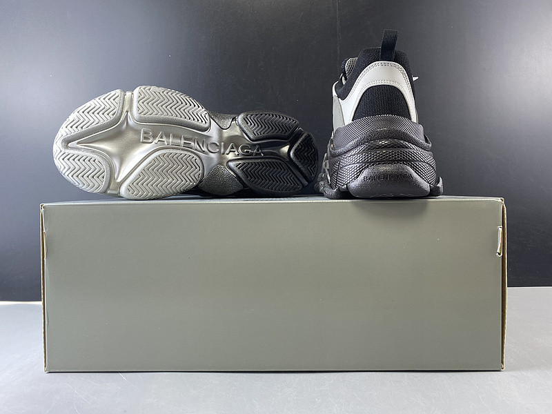 Ba*len*cia*ga grey blake triple s trainers