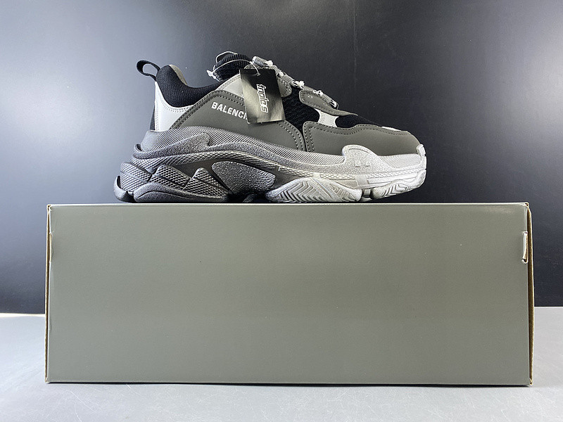 Ba*len*cia*ga grey blake triple s trainers