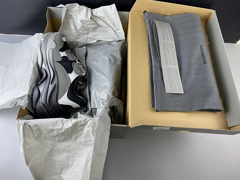 Ba*len*cia*ga grey blake triple s trainers