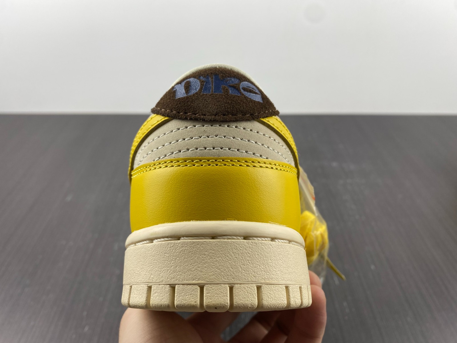 nike dunk low lx banana (w) - dr5487-100