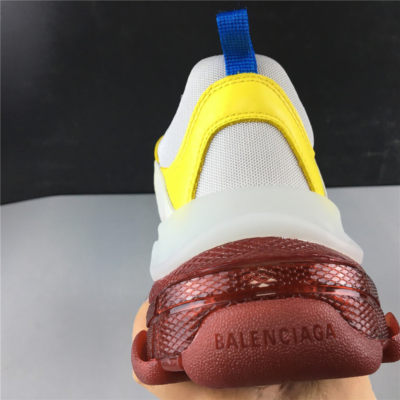 Ba*len*cia*ga triple s