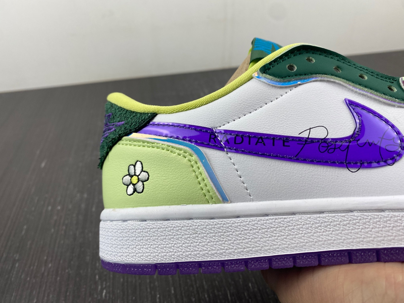 jordan 1 retro low og doernbecher (2023) - fd9665-351