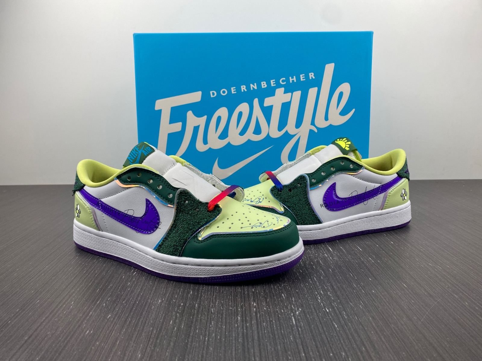 jordan 1 retro low og doernbecher (2023) - fd9665-351