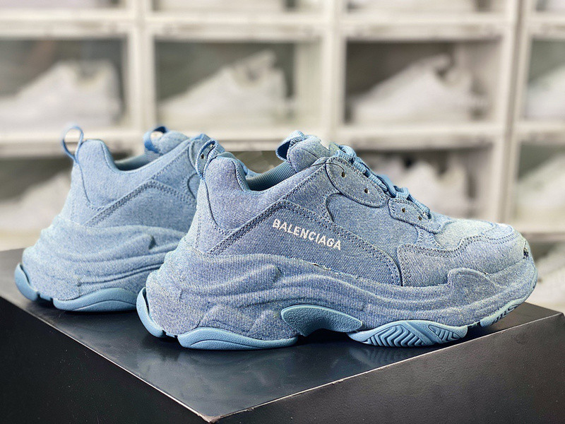 Ba*len*cia*ga triple s