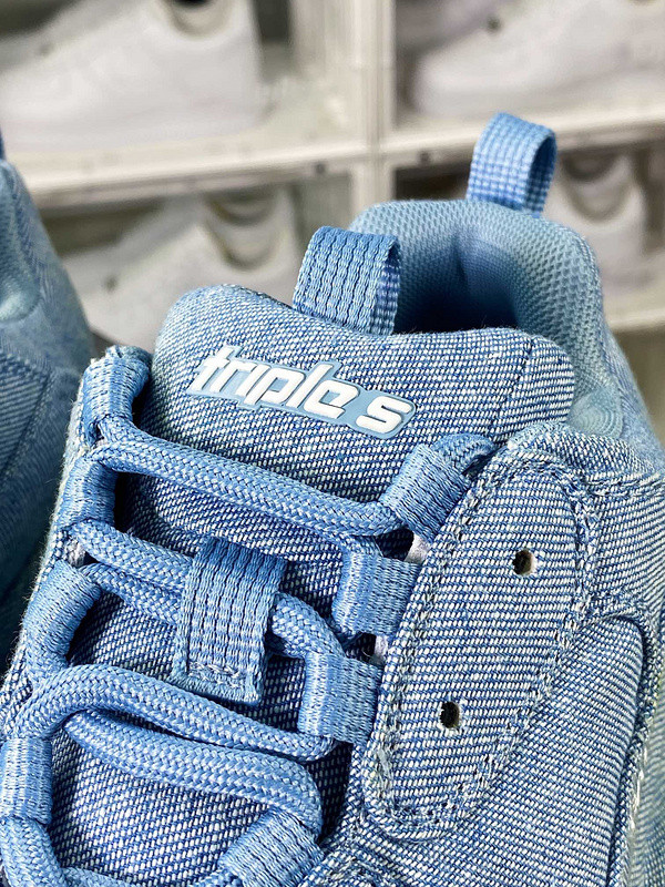 Ba*len*cia*ga triple s