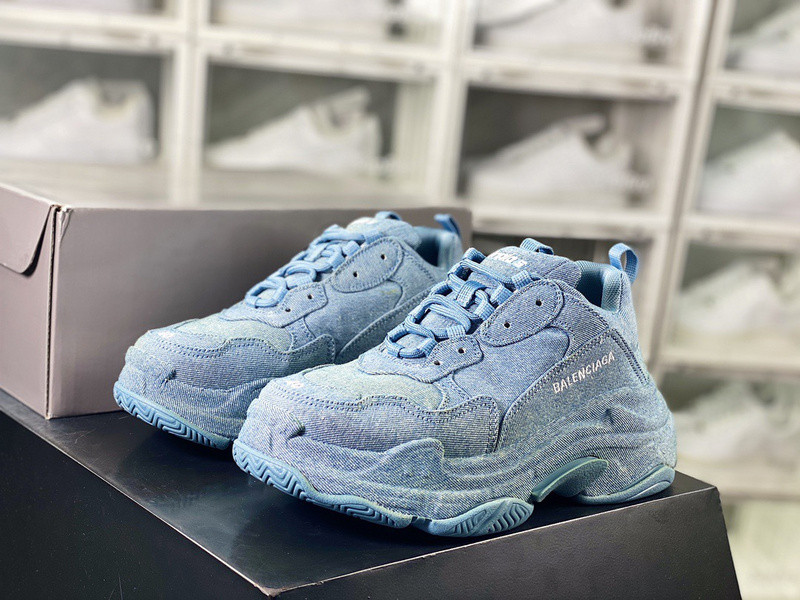 Ba*len*cia*ga triple s