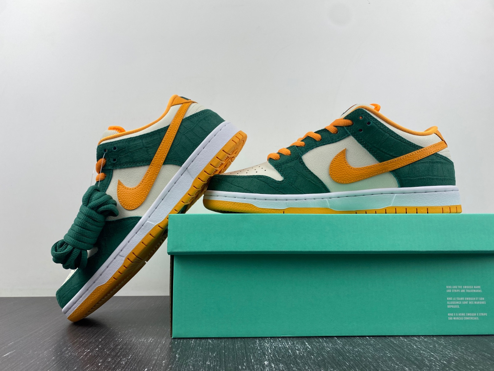 nike sb dunk low legion pine kumquat men