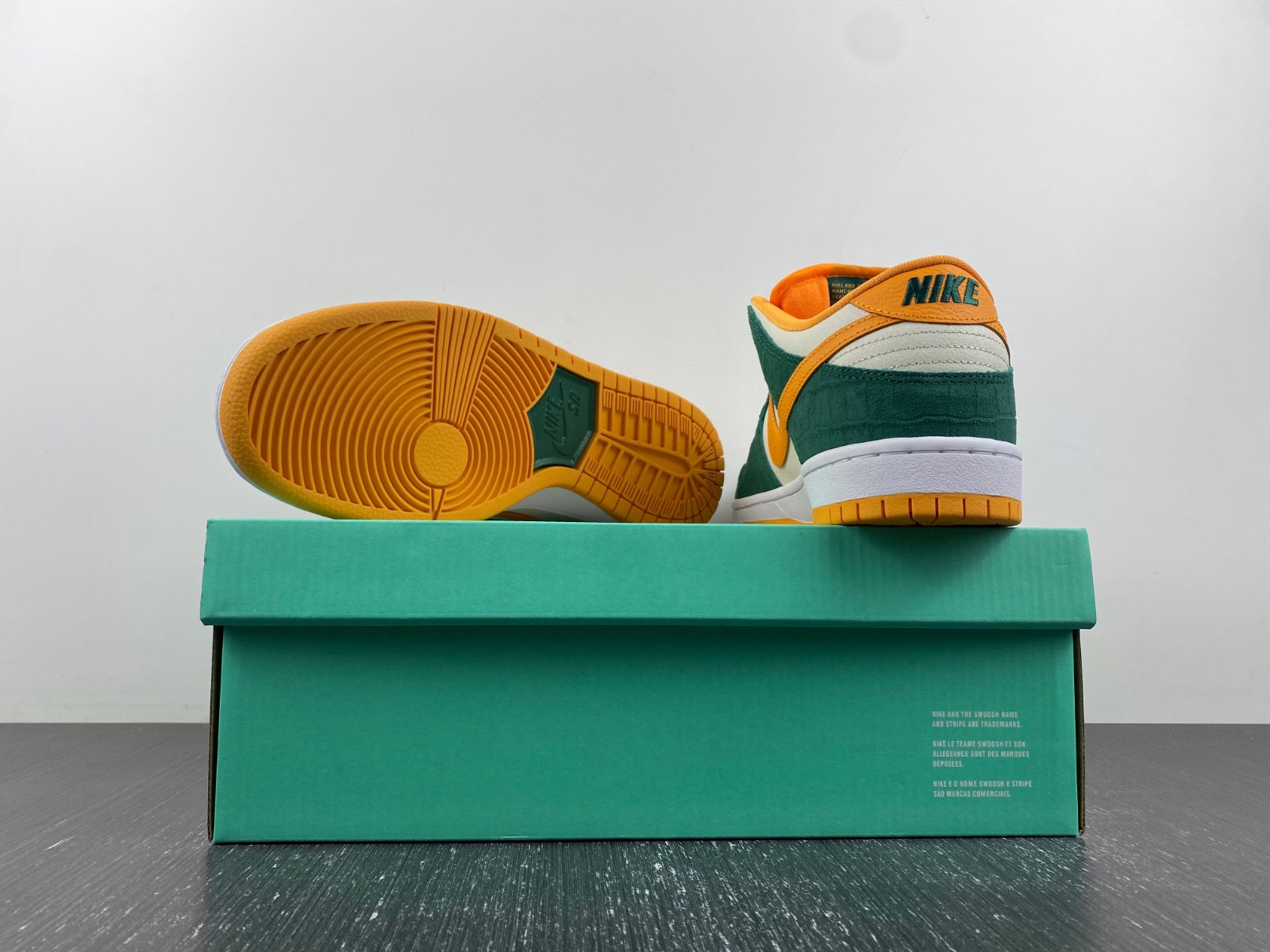 nike sb dunk low legion pine kumquat men
