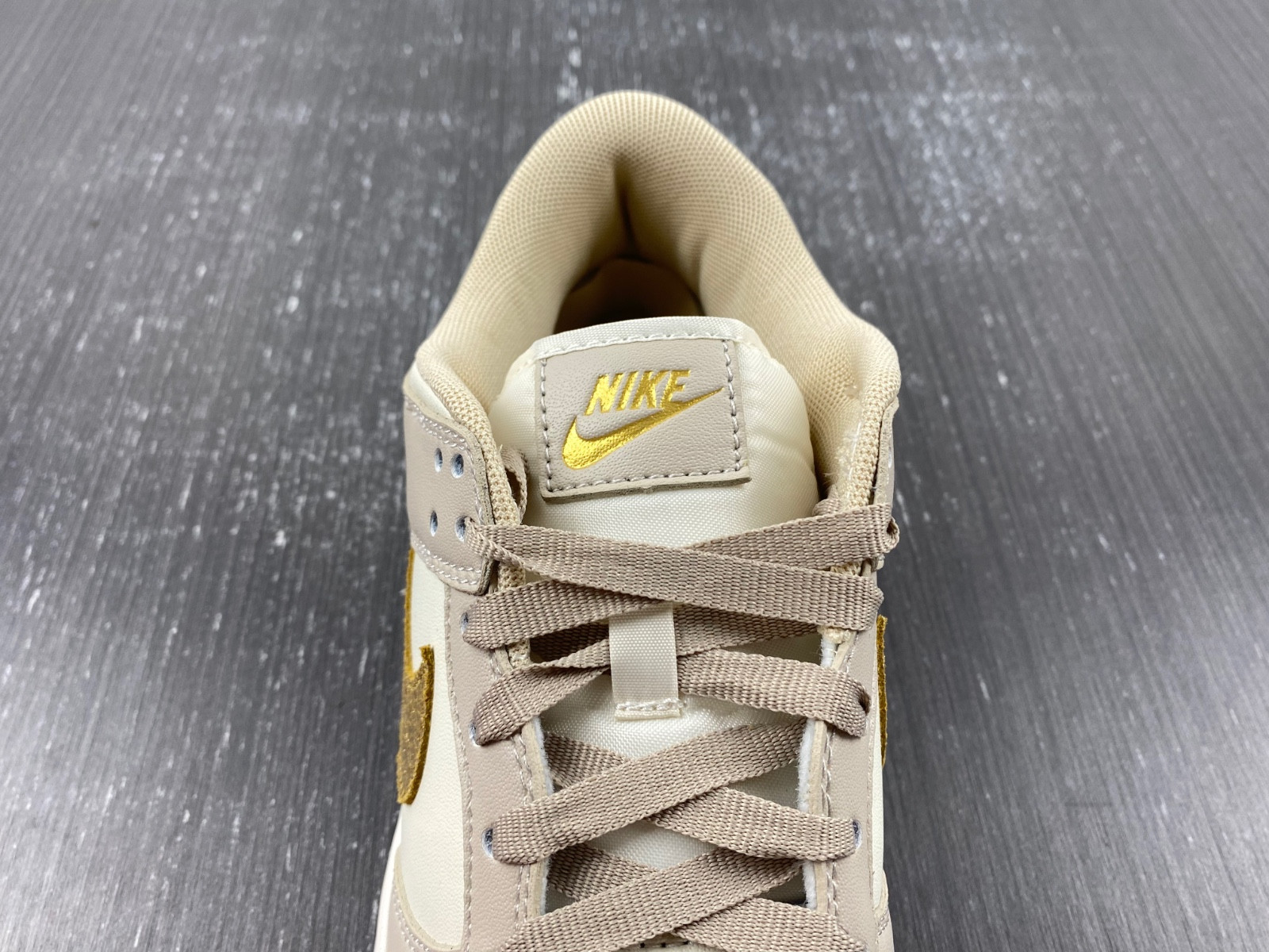 nike dunk low phanT0m metallic gold (women