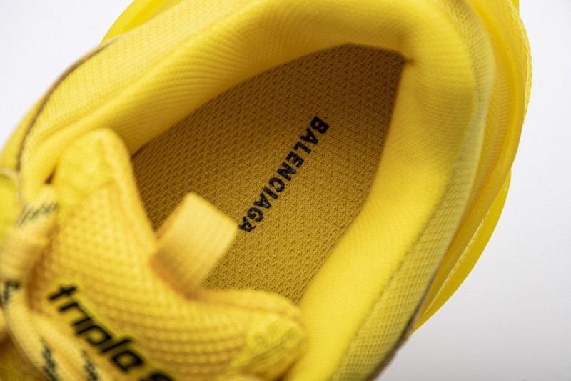 Ba*len*cia*ga triple s yellow