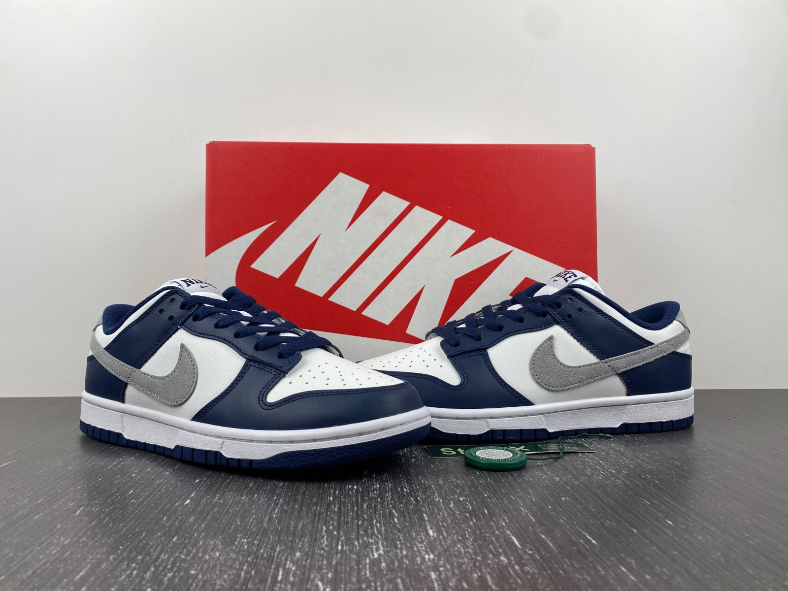 nike dunk low midnight navy fd9749-400