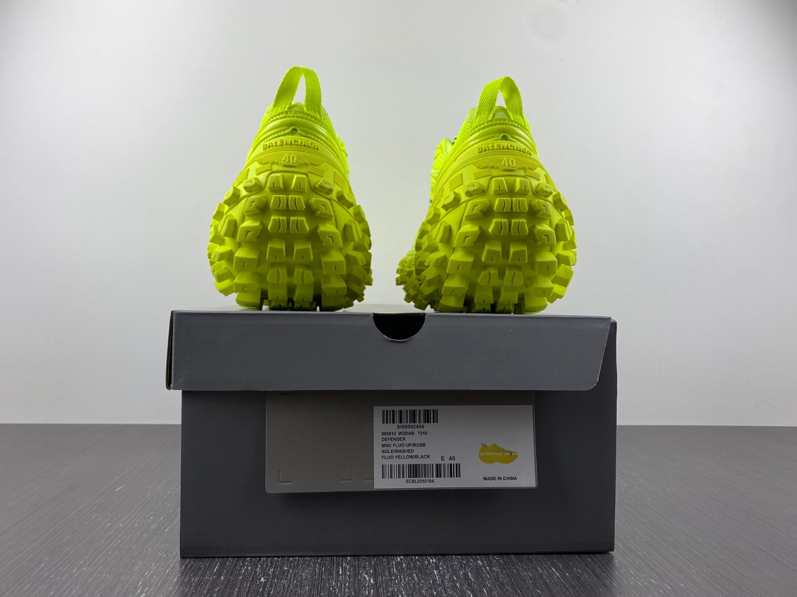 Ba*len*cia*ga defender sneaker