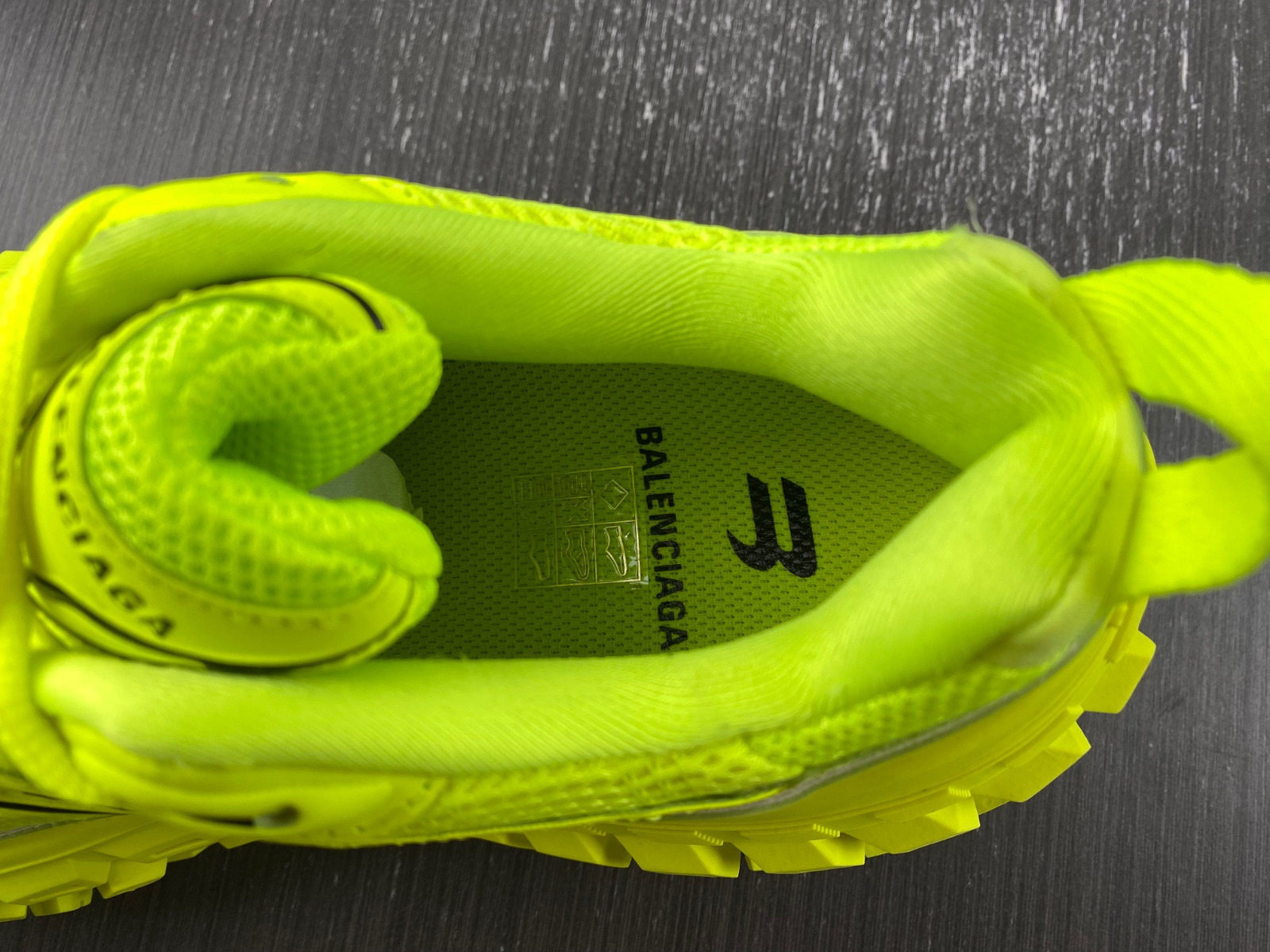 Ba*len*cia*ga defender sneaker