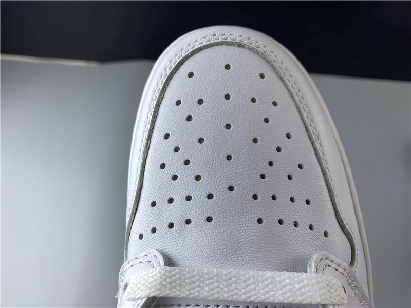 air jordan 1 og “metallic navy 555088-106