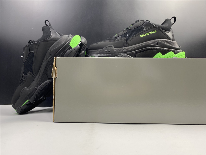 Ba*len*cia*ga triple s black green