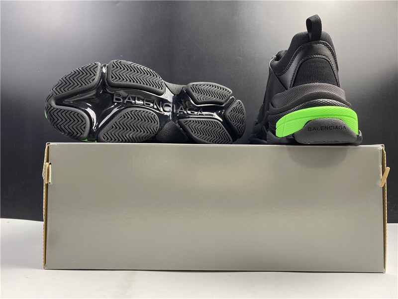 Ba*len*cia*ga triple s black green