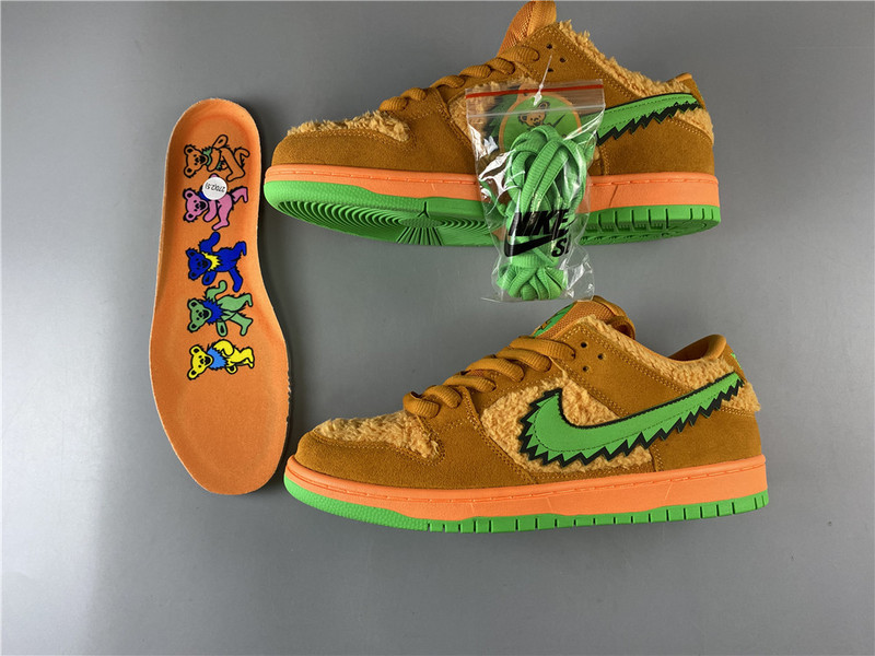 dead x nike sb dunk low“ orange bear” cj5378-800