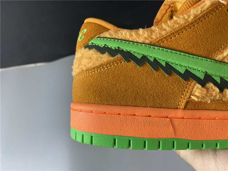 dead x nike sb dunk low“ orange bear” cj5378-800