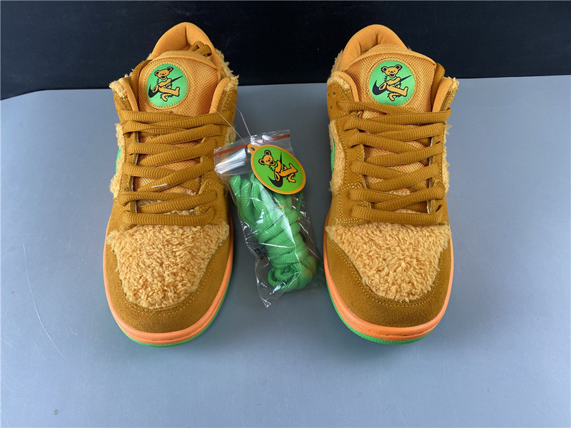 dead x nike sb dunk low“ orange bear” cj5378-800