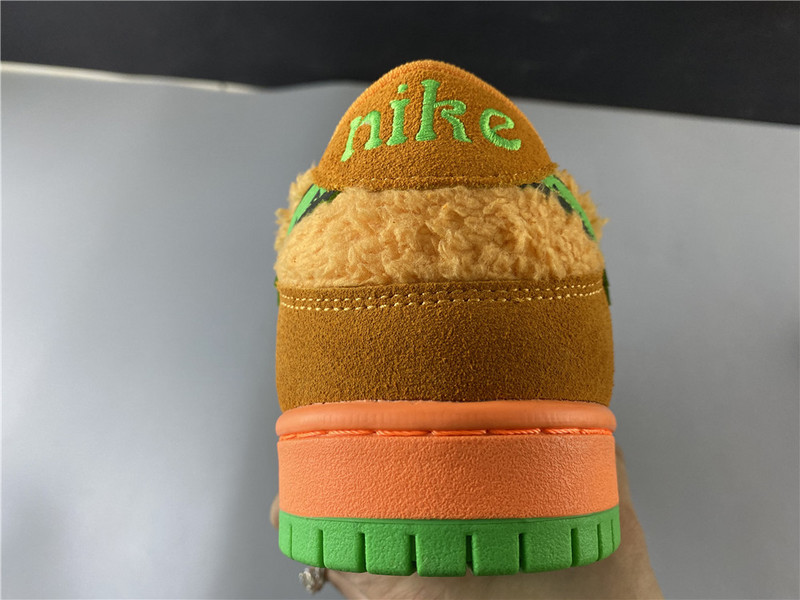 dead x nike sb dunk low“ orange bear” cj5378-800