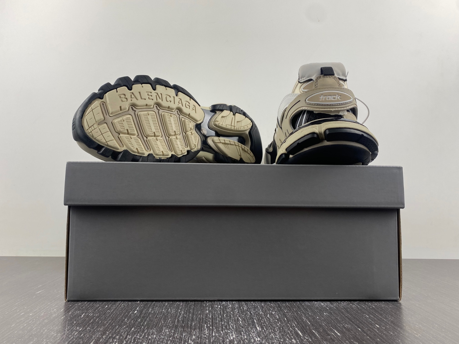 Ba*len*cia*ga track sneaker