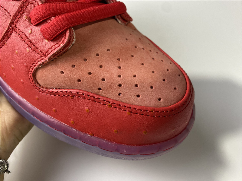 dunk sb nike sb dunk high “strawberry cough cw7093-600