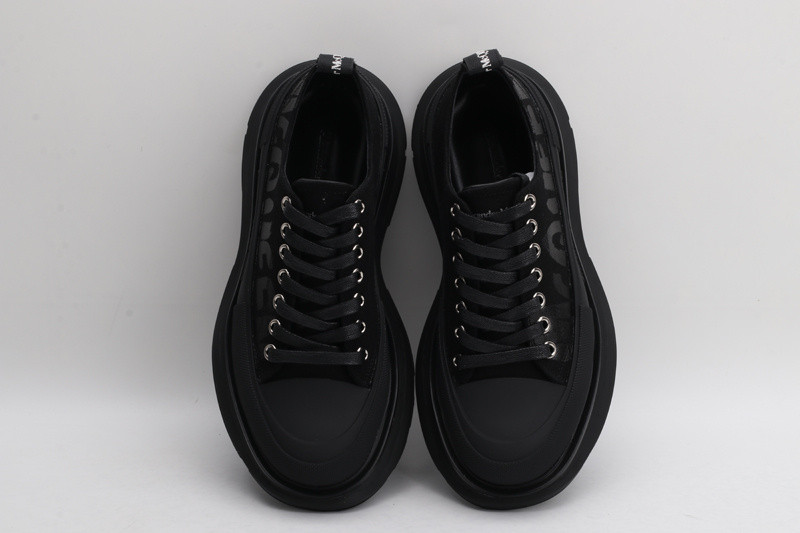 alex mcq tread slick lace up in black