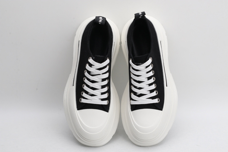 alex mcq tread slick lace up in black