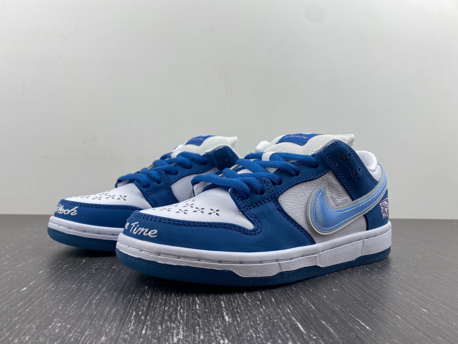 born x raised x nike sb dunk low fn7819-400