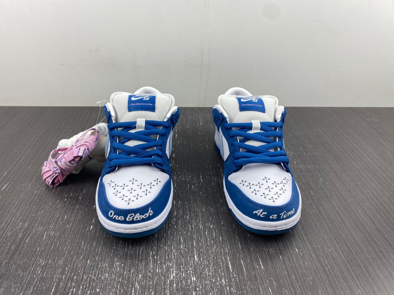 born x raised x nike sb dunk low fn7819-400