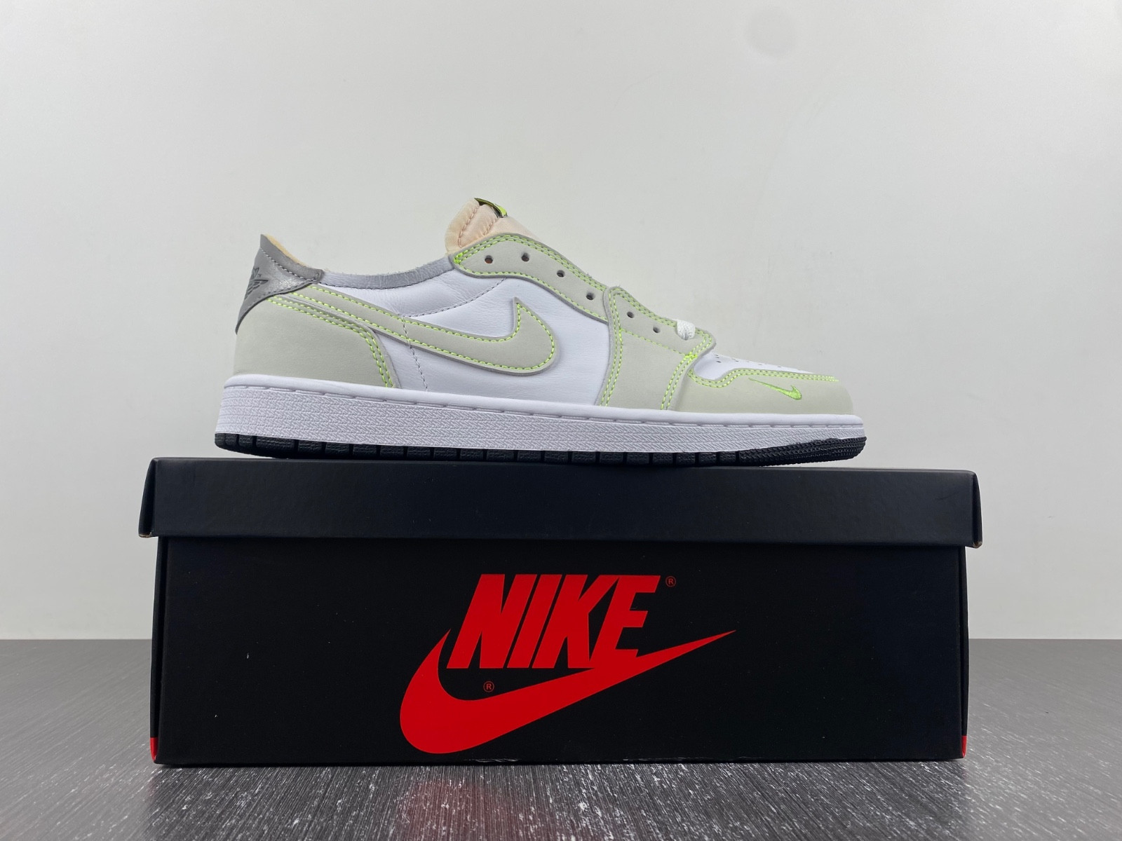 jordan 1 retro low white ghost green black dm7837-103