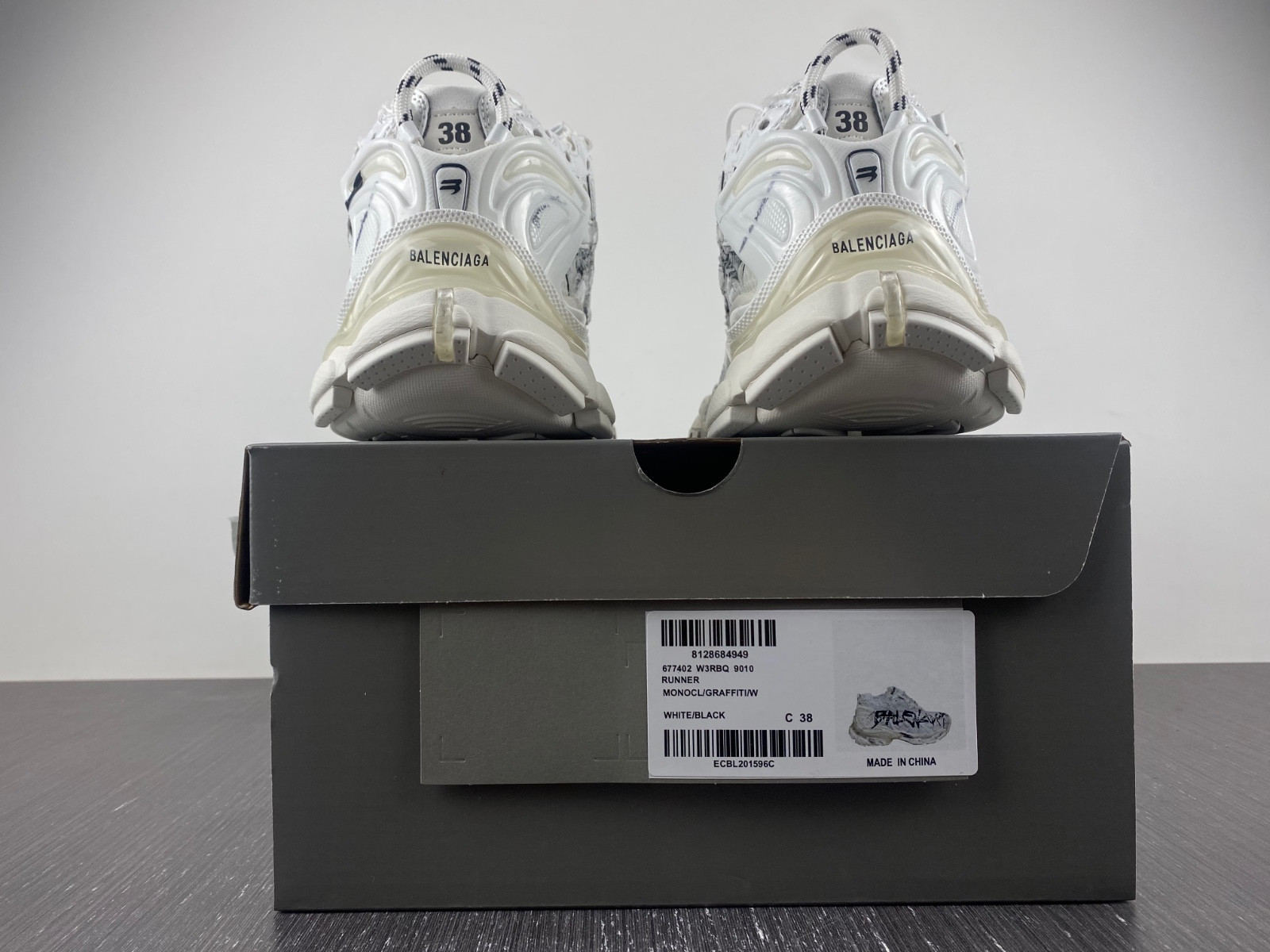 Ba*len*cia*ga runner sneaker