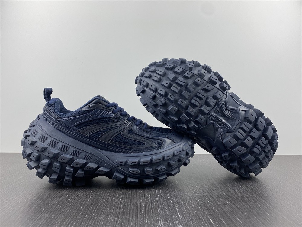 Ba*len*cia*ga defender sneaker