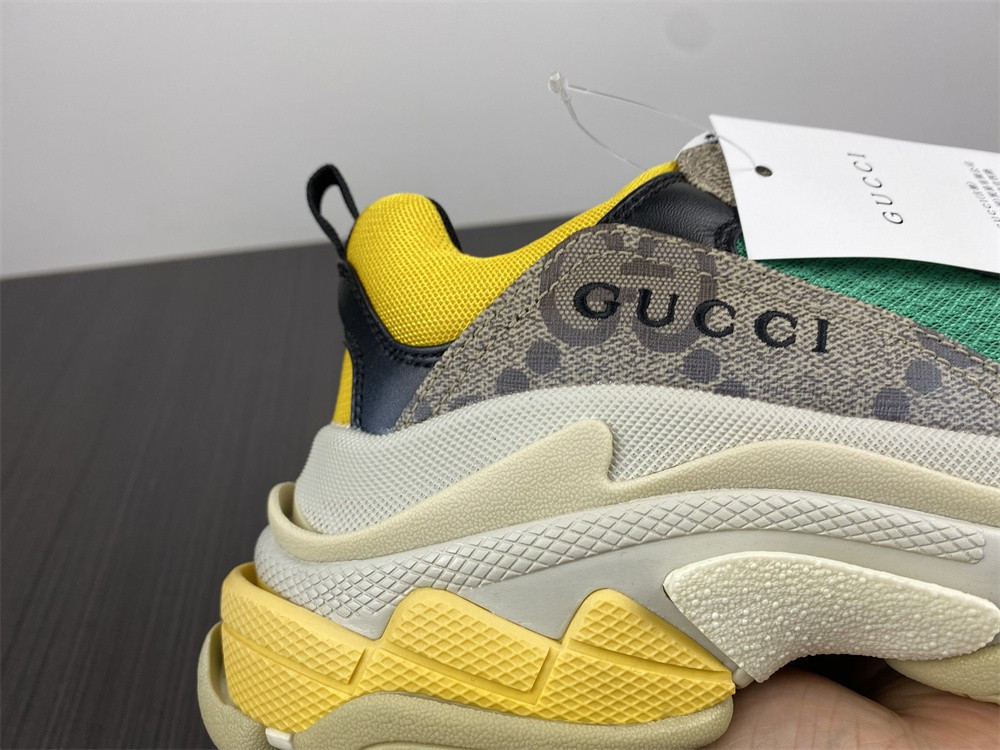 Ba*len*cia*ga triple s g*u*i sneaker