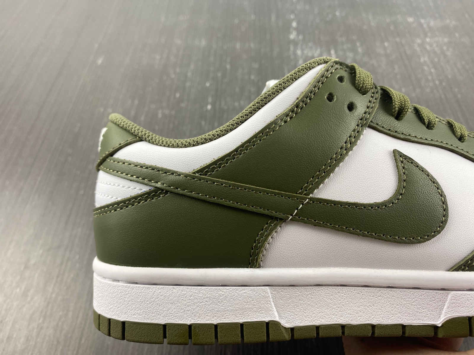 nike dunk low medium olive (w) - dd1503-120
