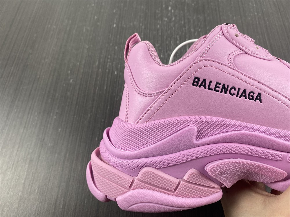 Ba*len*cia*ga triple s