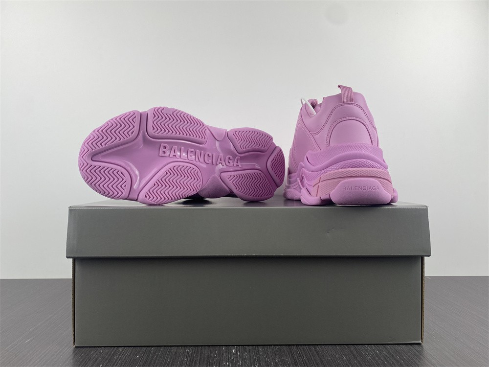 Ba*len*cia*ga triple s