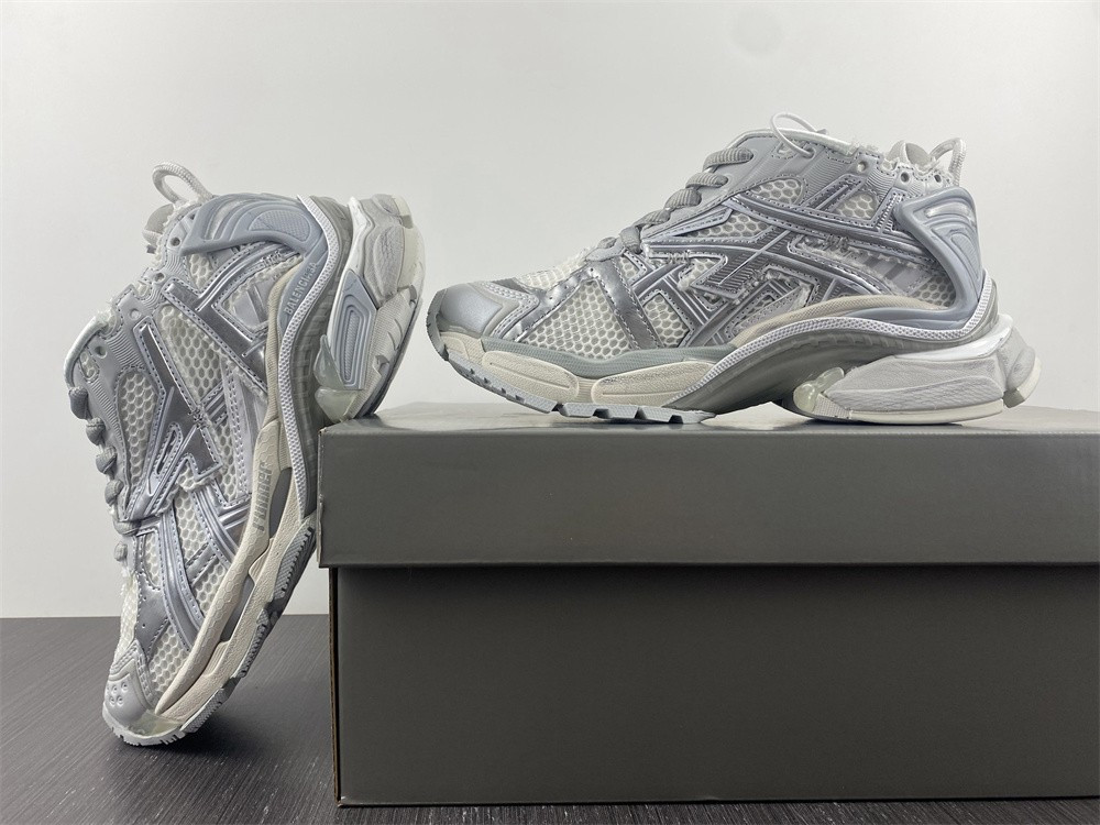 Ba*len*cia*ga runner sneaker