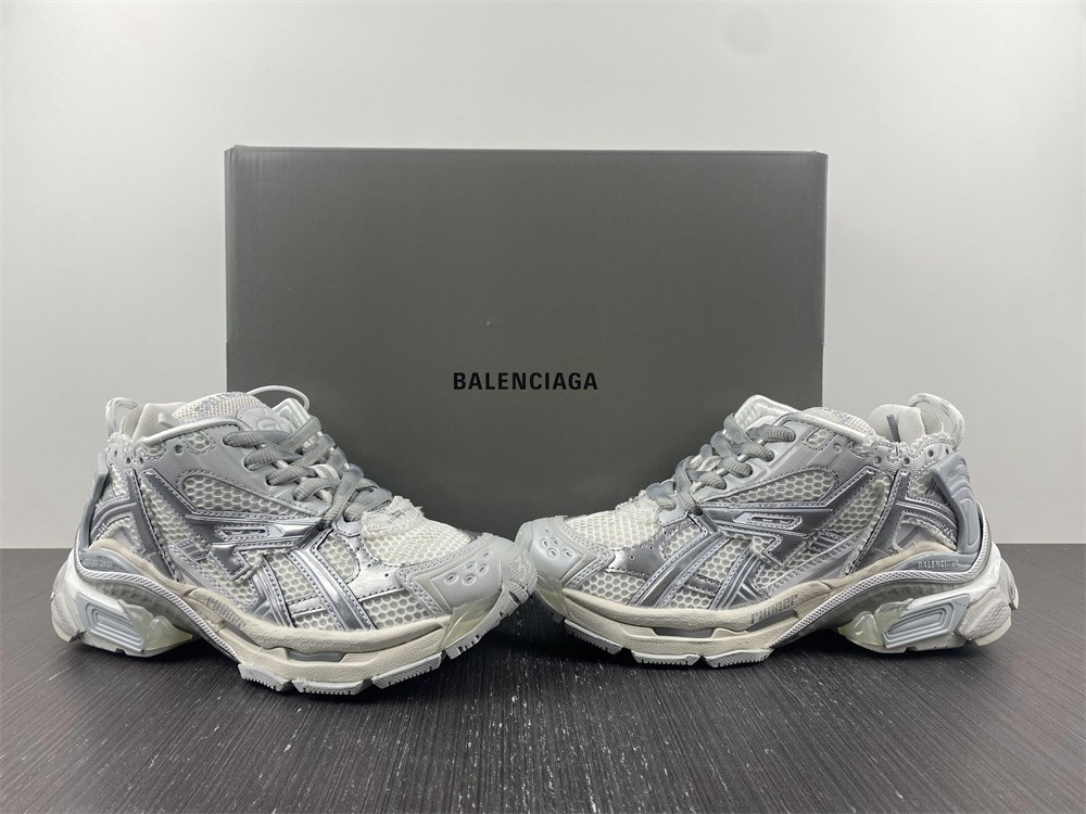 Ba*len*cia*ga runner sneaker