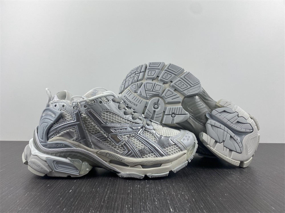 Ba*len*cia*ga runner sneaker