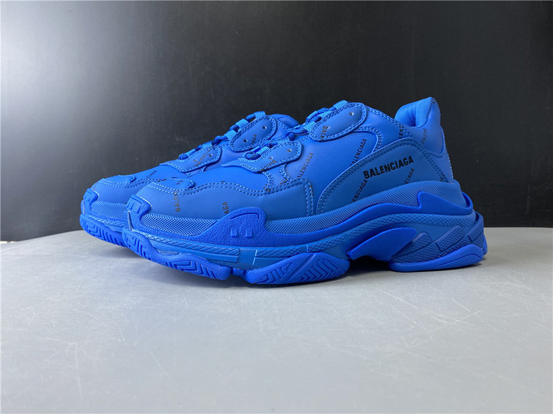 Ba*len*cia*ga triple s