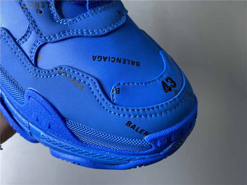 Ba*len*cia*ga triple s