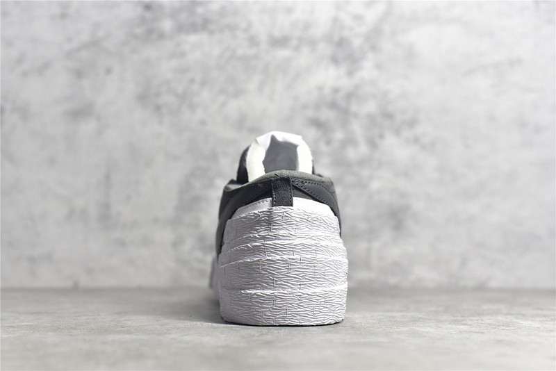 sacai nike blazer low dark grey dd1877-002