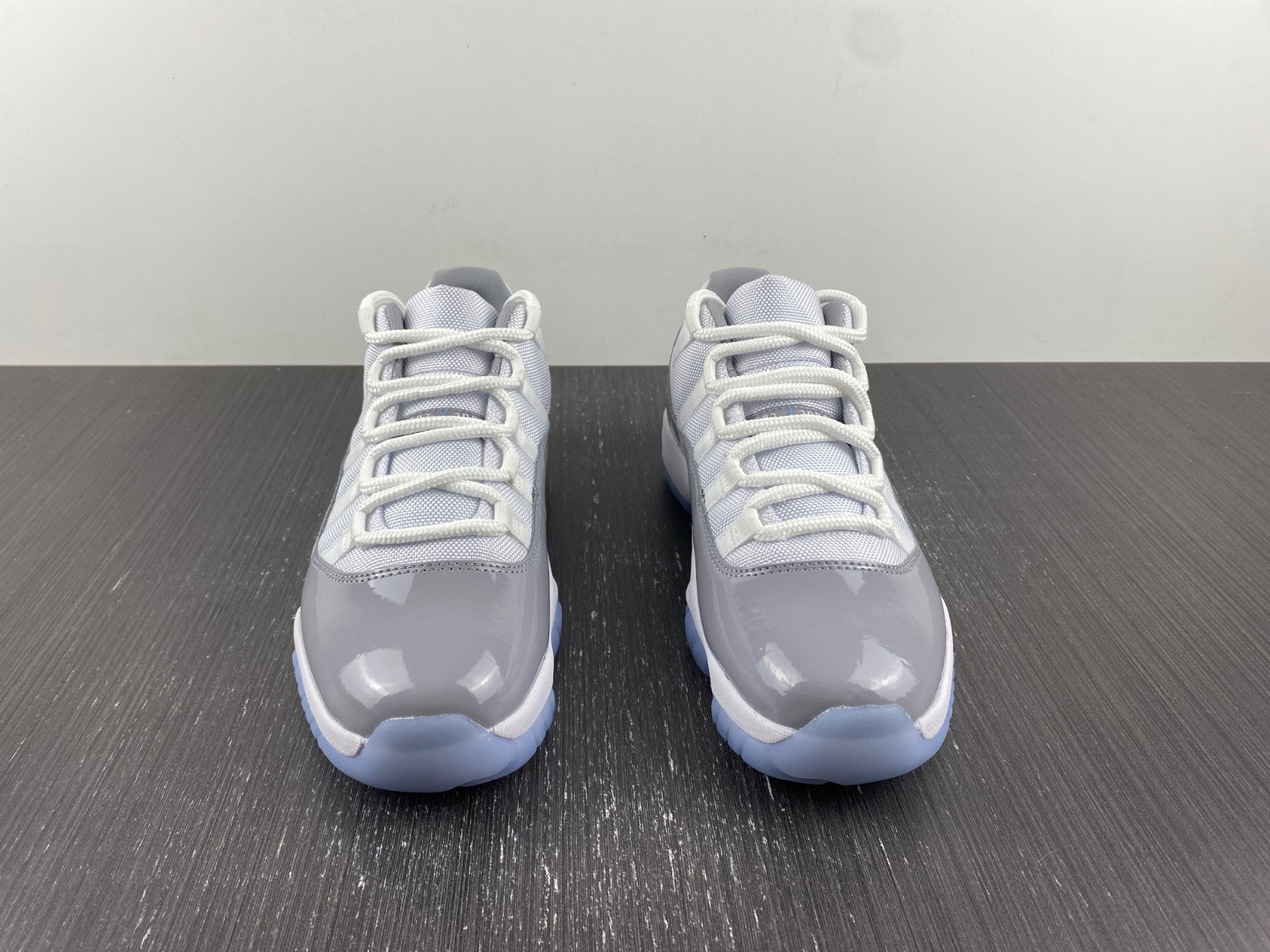air jordan 11 low cement grey av2187-140