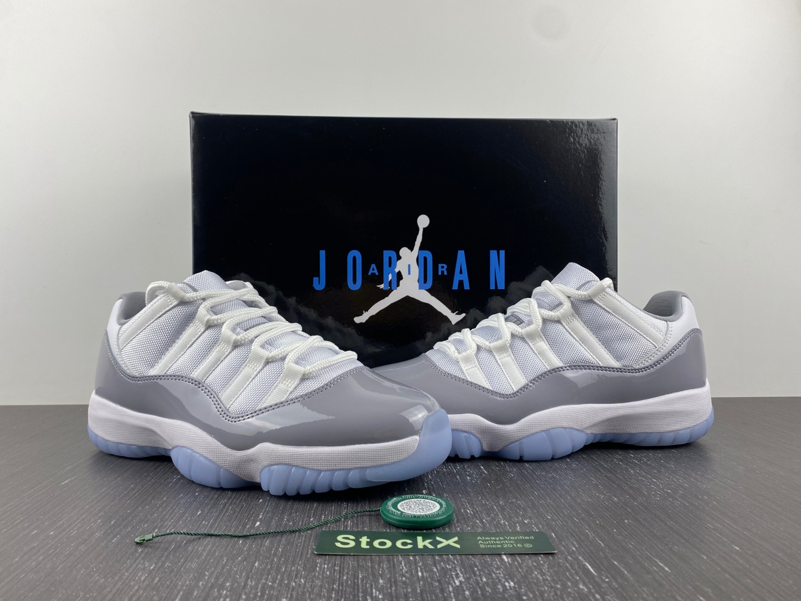 air jordan 11 low cement grey av2187-140