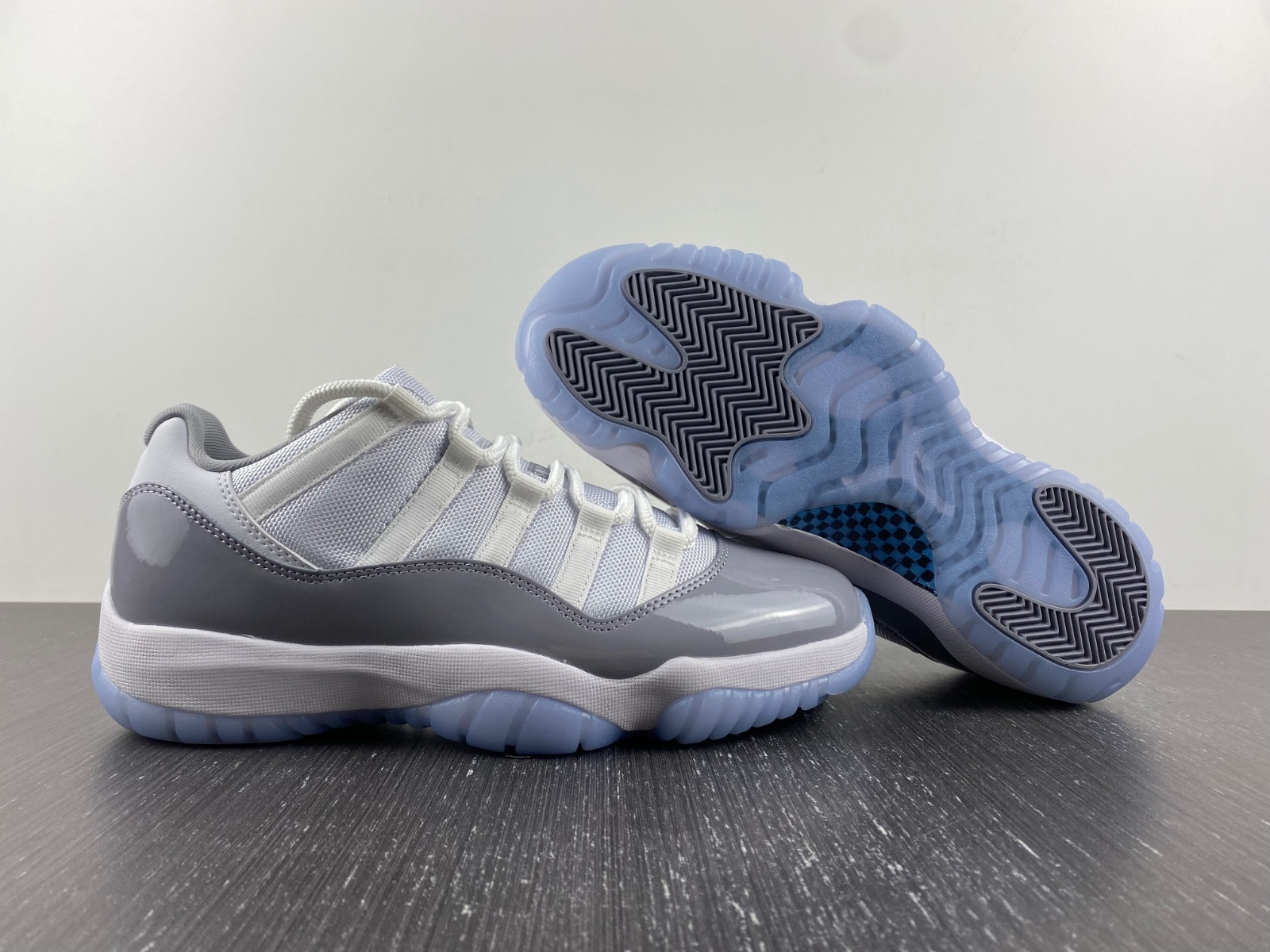 air jordan 11 low cement grey av2187-140
